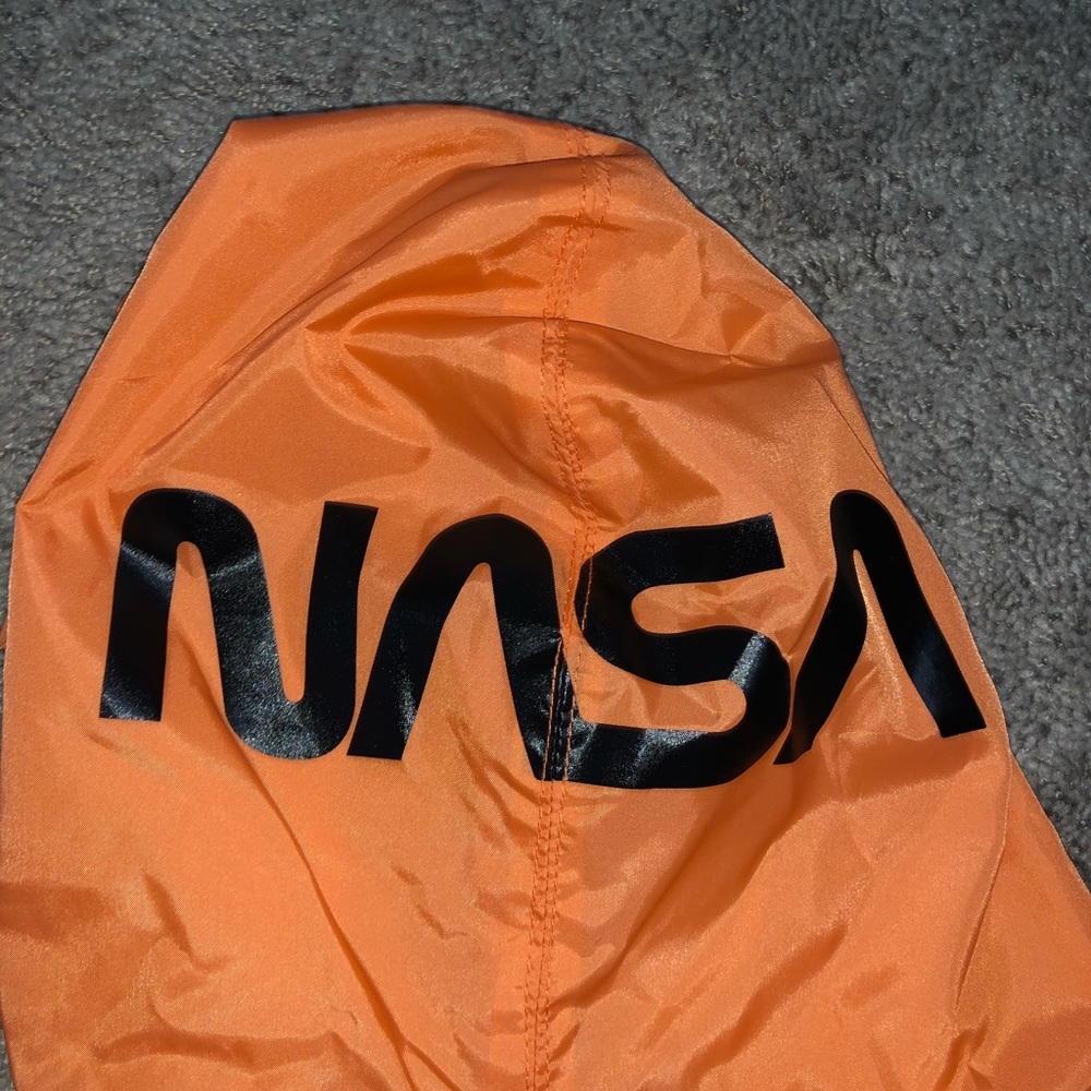 Windbreaker - Picture 7 of 8